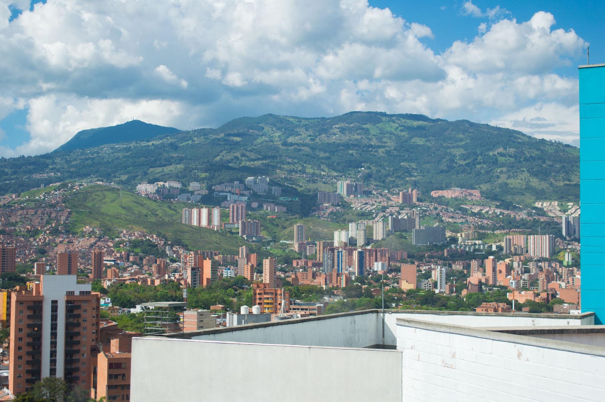 Inntu Hotel Medellin Ngoại thất bức ảnh